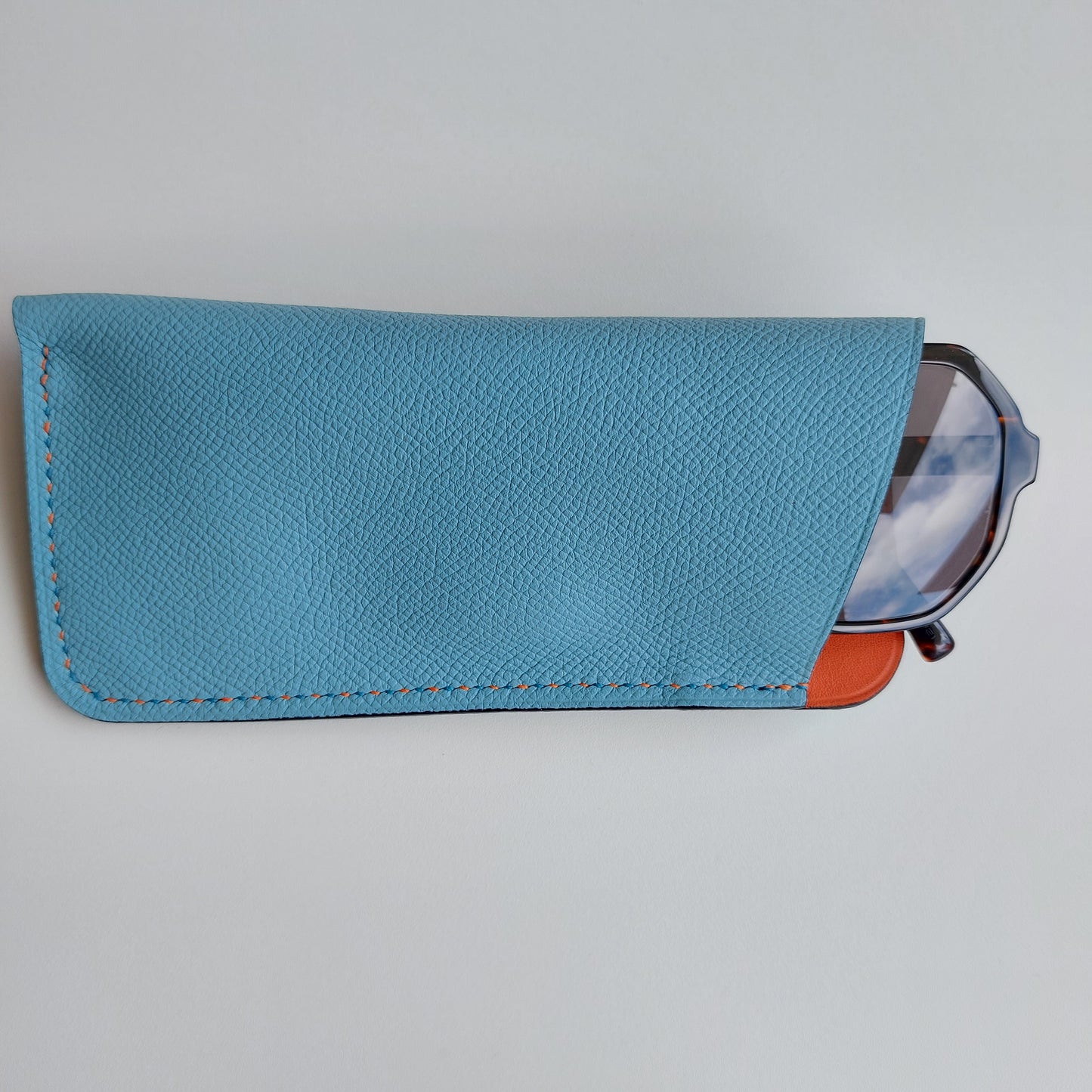 Etui à lunettes en Cuir de Luxe upcyclé - couleur Turquoise clair- cousu main